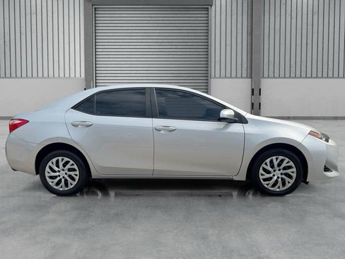 Used 2019 Toyota Corolla LE FWD image 30