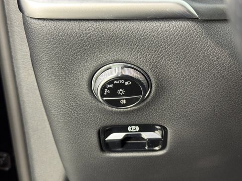 Used 2024 Mercedes-Benz GLC 300 image 19