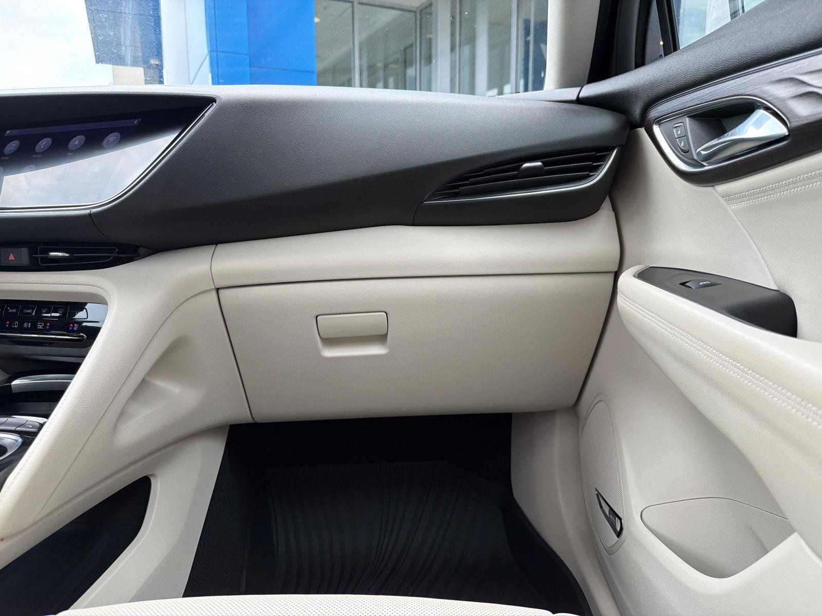 Used 2021 Buick Envision Avenir AWD/4WD image 36