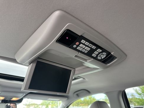 Used 2017 Honda Pilot Touring image 18