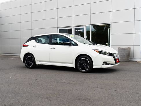 Used 2024 Nissan Leaf SV Plus FWD image 27