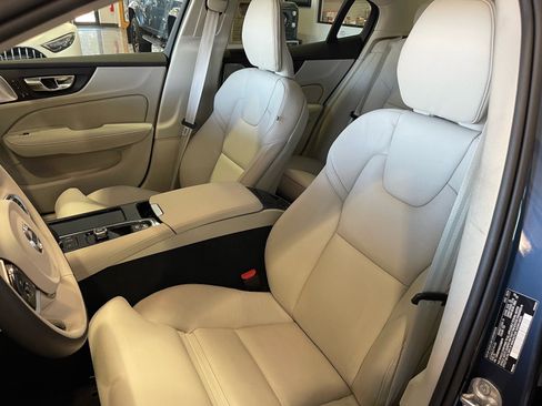 Used 2025 Volvo S60 T8 Ultra w/ Climate Package image 29