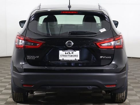Used 2022 Nissan Rogue Sport SV w/ Technology Package image 12