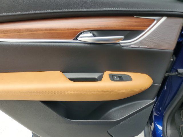 Certified 2023 Cadillac XT5 Premium Luxury w/ Technology Package FWD image 14