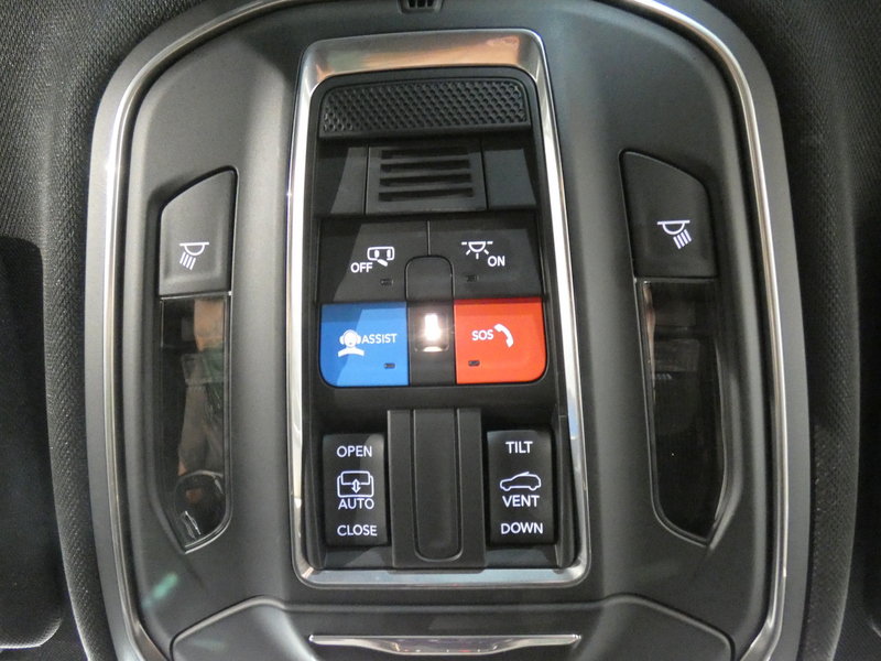 Used 2025 Jeep Grand Cherokee Laredo X AWD/4WD image 17