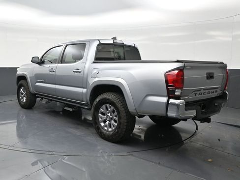Used 2019 Toyota Tacoma SR5 w/ SR5 Appearance Package (SM) RWD image 3