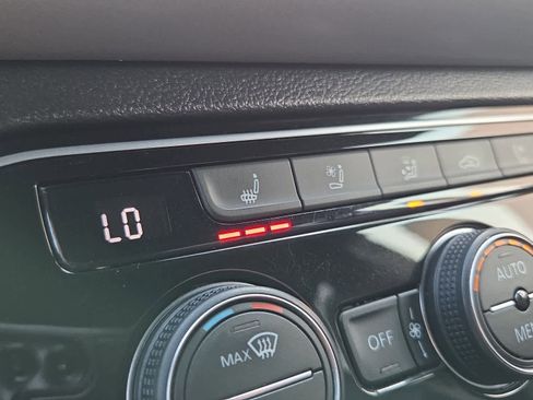 Used 2020 Volkswagen Atlas Cross Sport SEL Premium R-Line image 43