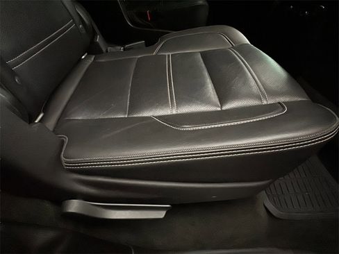 Used 2018 GMC Yukon Denali w/ Open Road Package image 17