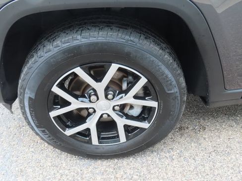 Used 2023 Jeep Grand Cherokee Limited AWD/4WD image 18