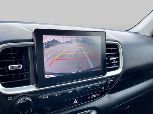 Used 2022 Hyundai Venue SEL FWD image 28