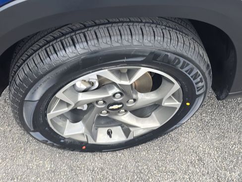 Used 2024 Chevrolet Trax LT image 7