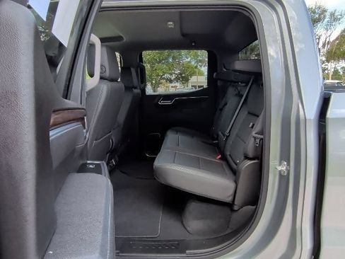 Used 2026 GMC Sierra 1500 SLT AWD/4WD image 17