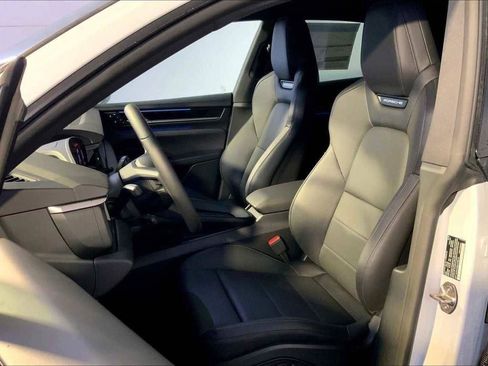 New 2025 Porsche Macan Electric image 93