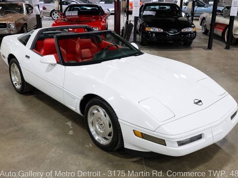 Used 1996 Chevrolet Corvette Coupe RWD image 10