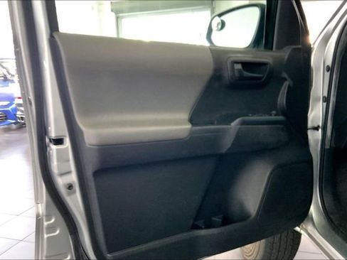Used 2023 Toyota Tacoma SR5 AWD/4WD image 9