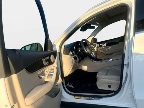 Used 2021 Mercedes-Benz GLC 300 image 10