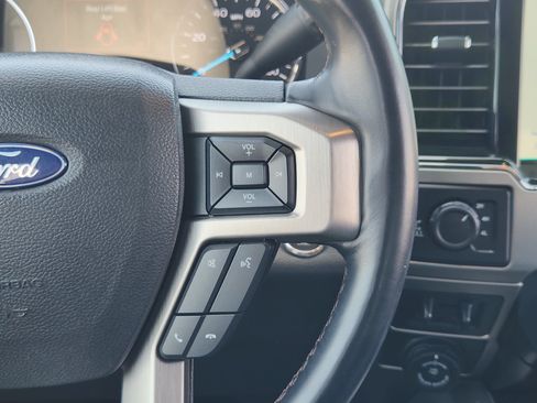 Used 2022 Ford F250 Platinum w/ FX4 Off-Road Package AWD/4WD image 29