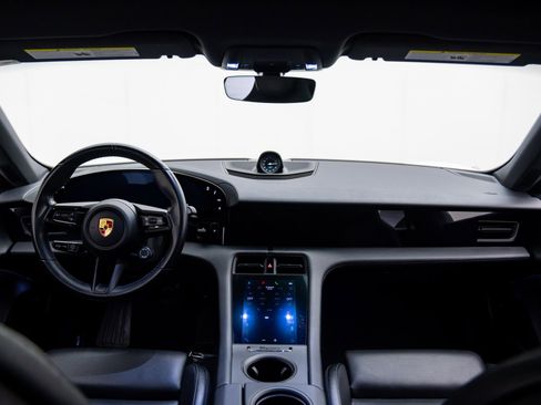 Used 2021 Porsche Taycan 4S image 8