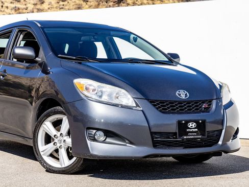 Used 2010 Toyota Matrix S w/ All Weather Guard Pkg FWD image 10