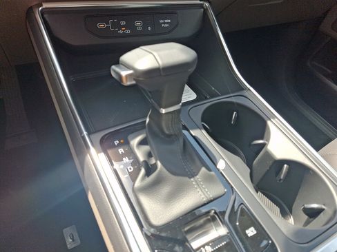 New 2026 Kia Carnival EX FWD image 10