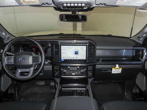 New 2026 Ford F250 Lariat w/ Black Appearance Package AWD/4WD image 25