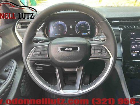 Used 2024 Jeep Grand Cherokee Laredo X w/ Luxury Tech Group I AWD/4WD image 18