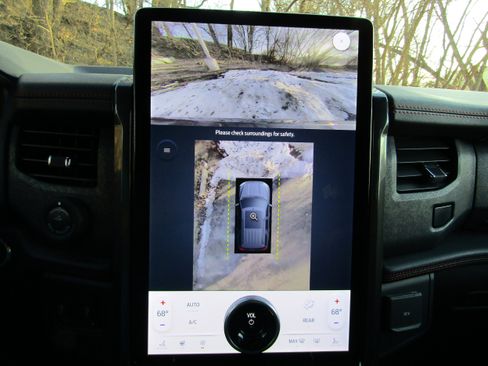 Certified 2023 Ford Expedition Limited image 32