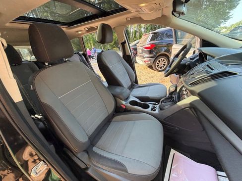 Used 2015 Ford Escape SE FWD image 18