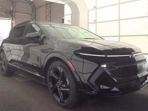 Used 2025 Chevrolet Equinox EV RS image 2