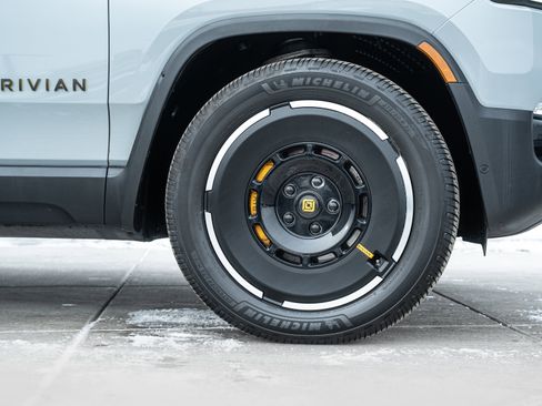 Used 2022 Rivian R1T Adventure image 35