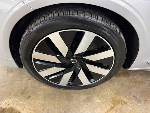 Certified 2024 Volvo S90 T8 Ultimate image 36