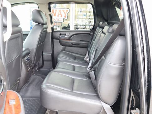 Used 2012 Chevrolet Avalanche LTZ image 25