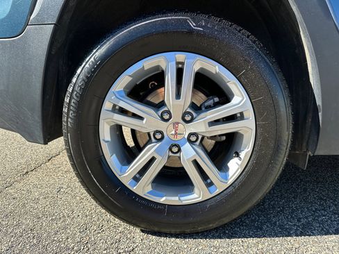 Used 2024 GMC Terrain SLE image 17