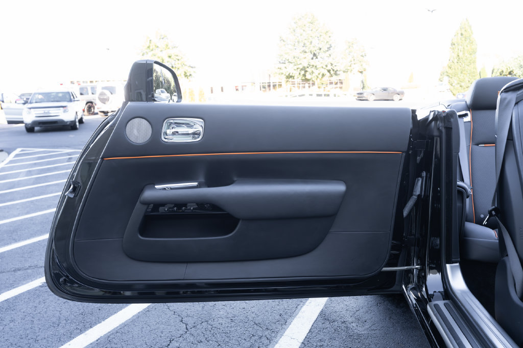 Used 2018 Rolls-Royce Dawn RWD image 42