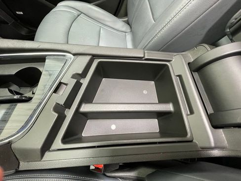 Used 2021 Buick Enclave Essence w/ Sound and Sites Package image 18