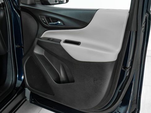 Used 2021 Chevrolet Equinox LS image 40