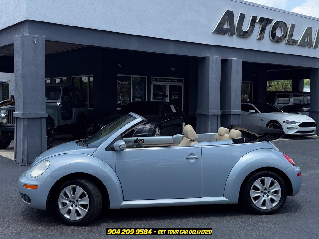 Used 2010 Volkswagen Beetle Convertible FWD image 5
