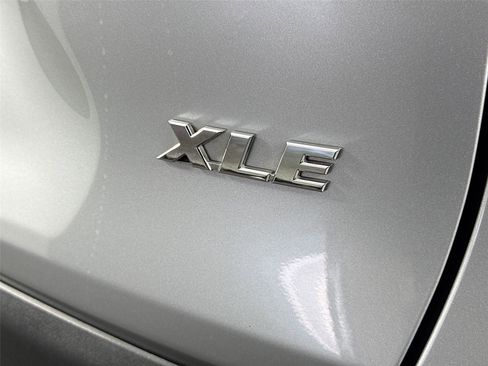 Used 2021 Toyota RAV4 XLE FWD image 12