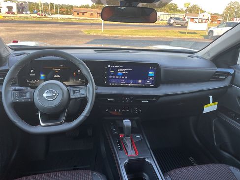 New 2026 Nissan Kicks SR w/ Cold Weather Package image 11