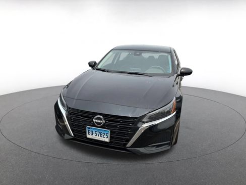 Used 2025 Nissan Altima 2.5 SV FWD image 6