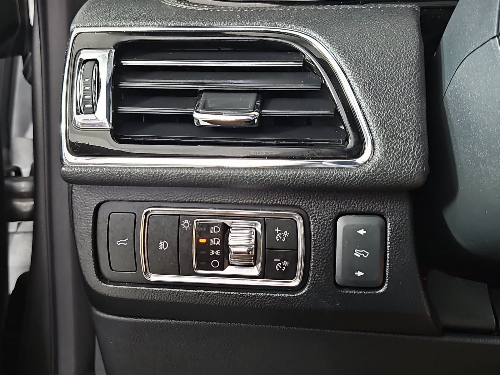Used 2023 Lincoln Navigator Reserve AWD/4WD image 26