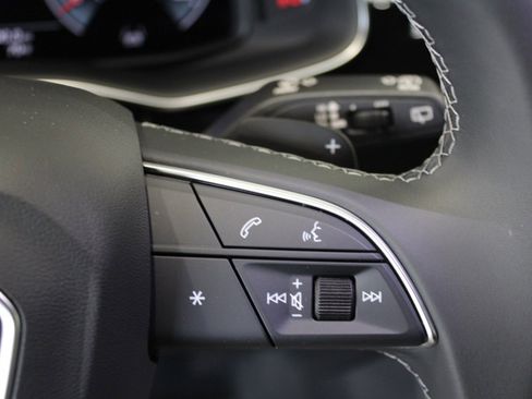 Used 2025 Audi Q8 Premium Plus image 22