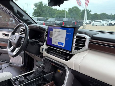 Used 2024 Toyota Sequoia Capstone AWD/4WD image 31
