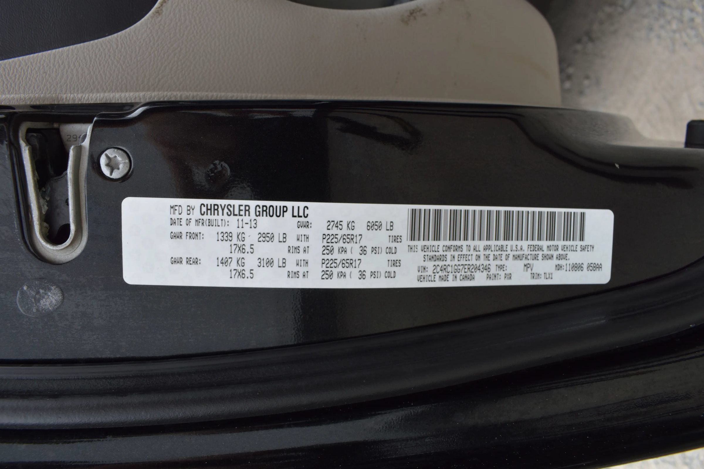 Used 2014 Chrysler Town & Country Limited w/ Luxury Group FWD image 41