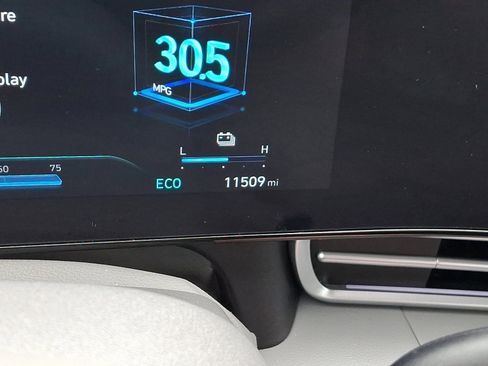 Used 2024 Hyundai Elantra Blue image 20