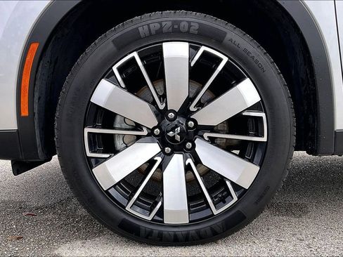 Used 2025 Mitsubishi Outlander SE image 35