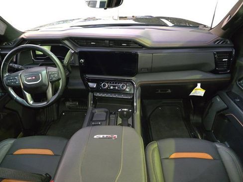 Used 2025 GMC Sierra 2500 AT4 w/ AT4 Premium Plus Package image 9