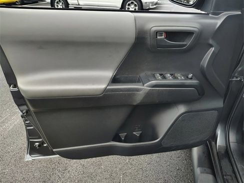 Used 2022 Toyota Tacoma SR5 image 11