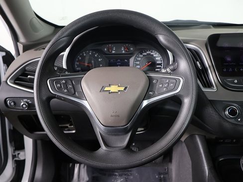 Used 2022 Chevrolet Malibu LT image 32