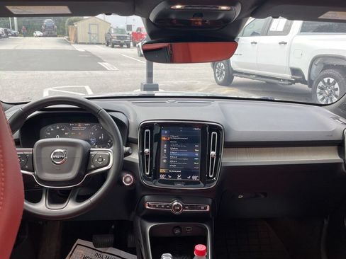 Used 2019 Volvo XC40 T5 Inscription AWD/4WD image 3